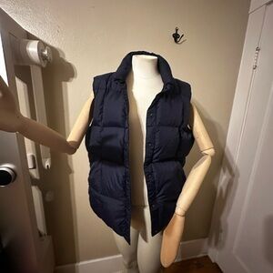 Lands’ End Navy Blue Puffer Vest – Large